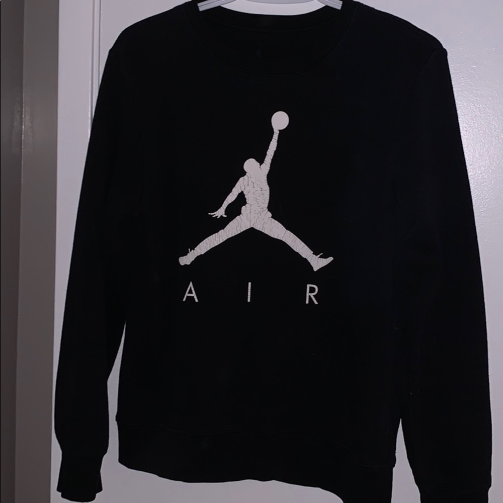 Black Jordan’s logo sweatshirt